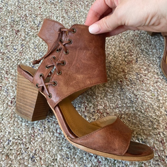 Lucky Brand Shoes - Lucky Brand Camel Leather Heeled Sandals